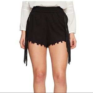 Dolce Vita Ariel Fringe High Rise Shorts Size Medium